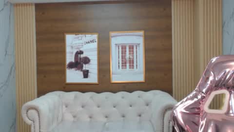Snapshot of claudina_s chatting on 10.14.25 Claudina  online show from 10.14.25