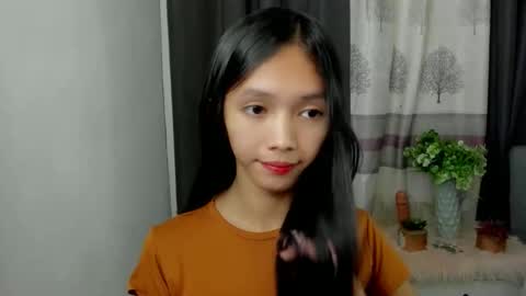 Snapshot of claxy_kimslut chatting on 10.15.25 KIM online show from 10.15.25