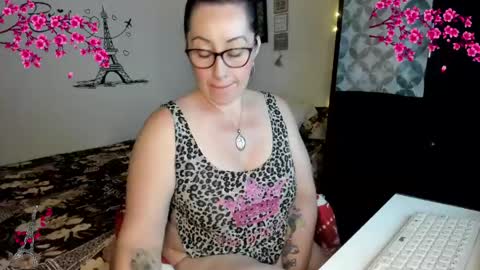 cleo_christmas online show from 05.29.26
