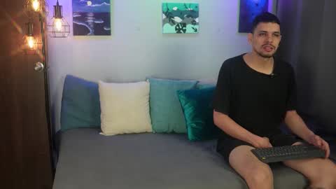 Snapshot of cleoanubis_ chatting on 03.15.26 Girl Juliana and Federico online show from 03.15.26