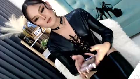 Snapshot of cleofex chatting on 02.11.25 Cleo online show from 02.11.25