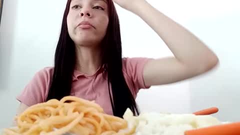 cleowhite_ online show from 10.23.25