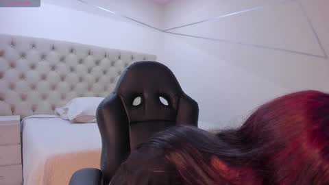 cleowhite_ online show from 10.31.25