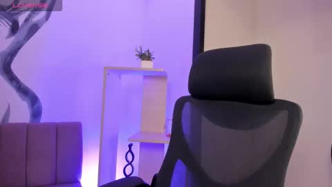 cleowhite_ online show from 01.06.26