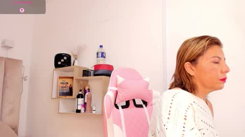 clhoe_johnson_ online show from 10.06.25