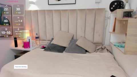 clhoe_johnson_ online show from 10.13.25