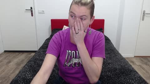 Snapshot of clittytastic chatting on 01.07.25 Syl online show from 01.07.25