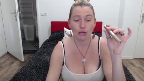 Snapshot of clittytastic chatting on 01.13.25 Syl online show from 01.13.25