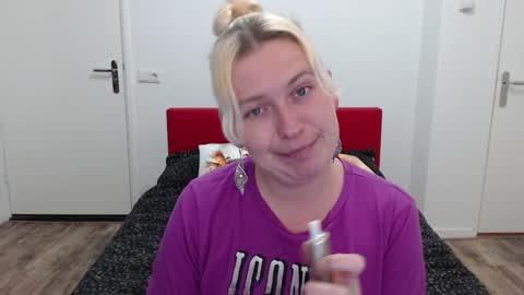 Snapshot of clittytastic chatting on 01.19.25 Syl online show from 01.19.25