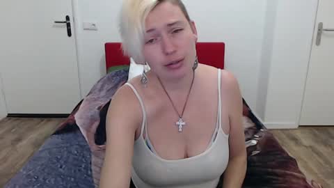 Snapshot of clittytastic chatting on 01.27.25 Syl online show from 01.27.25
