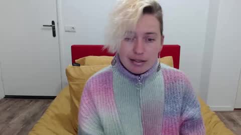 Snapshot of clittytastic chatting on 02.16.25 Syl online show from 02.16.25