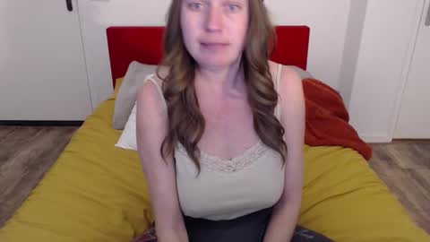 Snapshot of clittytastic chatting on 02.20.25 Syl online show from 02.20.25