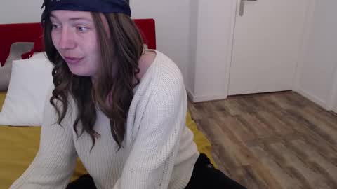 Snapshot of clittytastic chatting on 02.26.25 Syl online show from 02.26.25