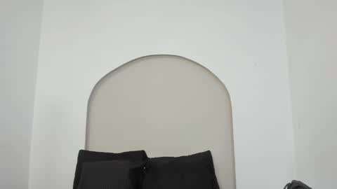 Cloe  online show from 12.20.25