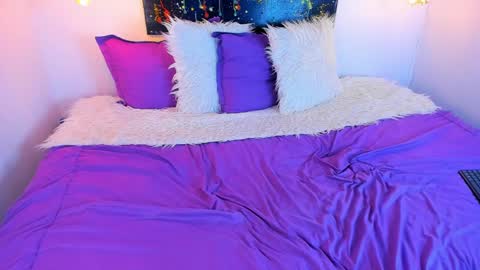 Cloe Bridgee online show from 12.15.24