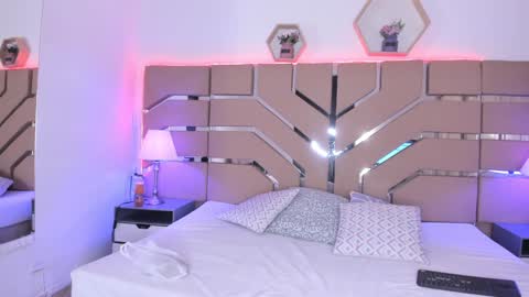 Cloe Online de 600 a 1400 online show from 12.27.24