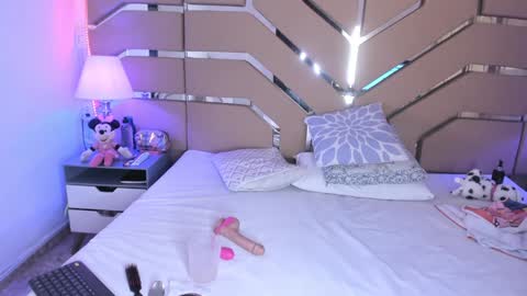 Cloe Online de 600 a 1400 online show from 01.05.25