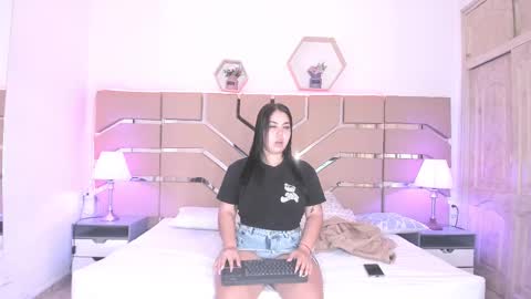 Cloe Online de 600 a 1400 online show from 02.13.25