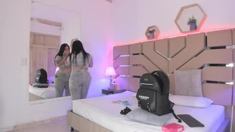 Cloe Online de 600 a 1400 online show from 10.19.25