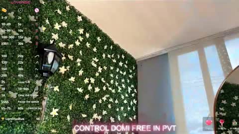 Snapshot of cloe_five chatting on 09.26.25 CLOE online show from 09.26.25