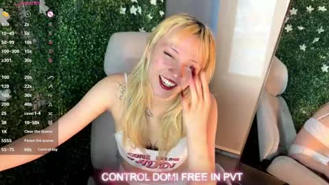 Snapshot of cloe_five chatting on 09.27.25 CLOE online show from 09.27.25