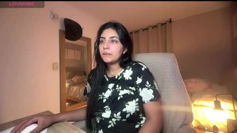 Snapshot of cloe_small08 chatting on 09.10.25 cloe small online show from 09.10.25