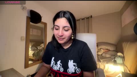 Snapshot of cloe_small08 chatting on 09.11.25 cloe small online show from 09.11.25