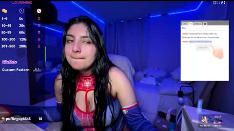 Snapshot of cloe_small08 chatting on 10.04.25 cloe small online show from 10.04.25