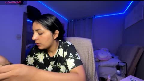 Snapshot of cloe_small08 chatting on 10.06.25 cloe small online show from 10.06.25