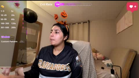 Snapshot of cloe_small08 chatting on 10.07.25 cloe small online show from 10.07.25