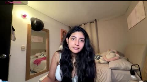 Snapshot of cloe_small08 chatting on 10.11.25 cloe small online show from 10.11.25