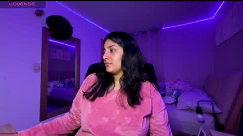 Snapshot of cloe_small08 chatting on 11.07.25 cloe small online show from 11.07.25