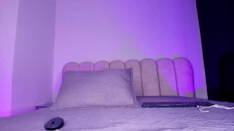 Cloe  Stanfort online show from 12.04.25