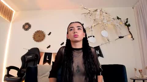 Snapshot of cloe_taylor__ chatting on 10.08.25 CLOE  online show from 10.08.25