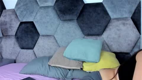 Cloe and Roman online show from 10.29.25