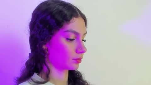 cloee20_ online show from 12.18.25