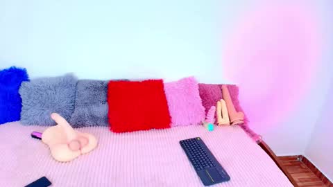 cloee lovee online show from 02.10.26