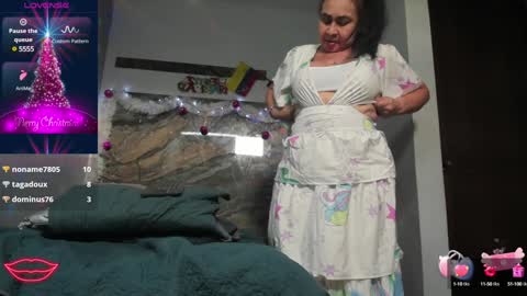 Snapshot of cloee_rabbyt chatting on 12.23.24 CLOE online show from 12.23.24