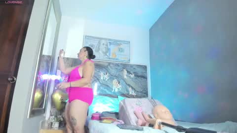 Snapshot of cloee_rabbyt chatting on 03.05.25 CLOE online show from 03.05.25