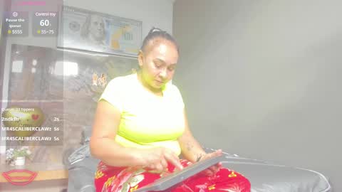 Snapshot of cloee_rabbyt chatting on 03.06.25 CLOE online show from 03.06.25