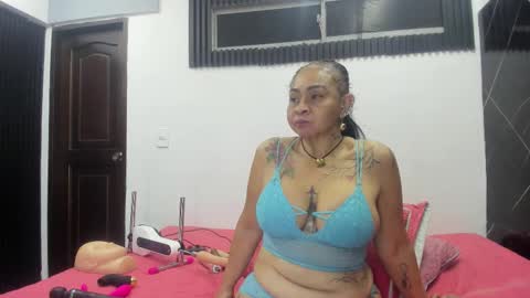 CLOE online show from 12.21.25