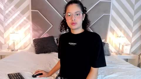 Snapshot of cloeerogers chatting on 10.23.25 Cloe  online show from 10.23.25