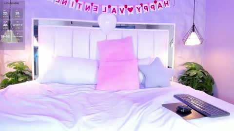 Cloe Harp  online show from 02.13.25