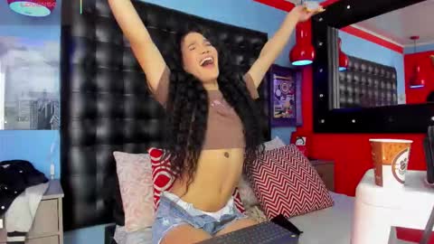 ---Cloe--- online show from 11.19.25