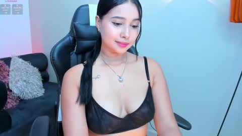 Snapshot of cloewilliamsxx chatting on 12.27.24 Cloe online show from 12.27.24