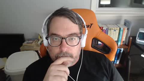 Snapshot of clyde_money chatting on 10.20.25 Clyde Money online show from 10.20.25