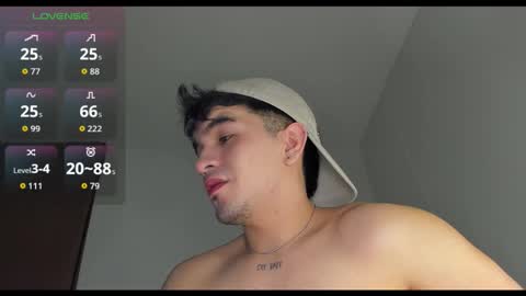 Snapshot of cmzo_ chatting on 10.13.25 Johan online show from 10.13.25