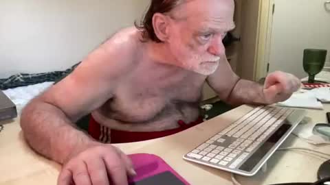 Snapshot of coach_karl chatting on 06.26.26 Coach Karl Porn Star Tip me all the way to my next trip online show from 06.26.26