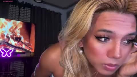 Snapshot of cockprincess_dianna chatting on 10.22.25 PrincessDianna IslandGirl CUMSHOW in PVT and PASSWORDSHOW online show from 10.22.25