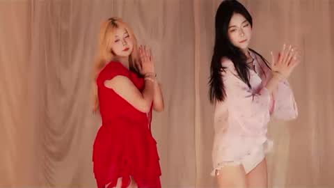 coco2002924 online show from 10.13.25